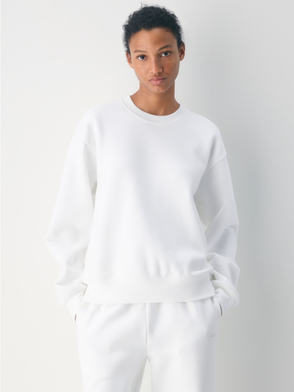 Aritzia Sweatfleece Cozy Crewneck in Off-White